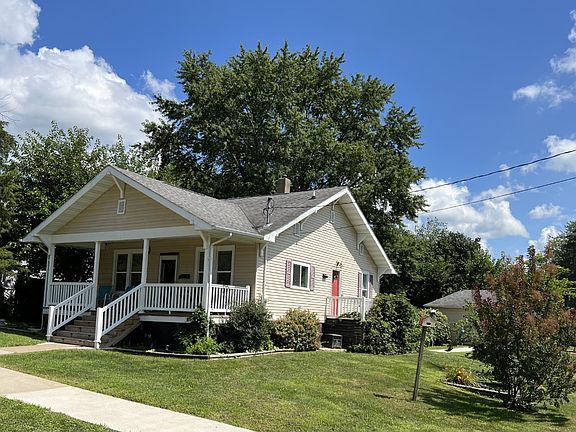 3rd image of 217 SE 1st Ave
