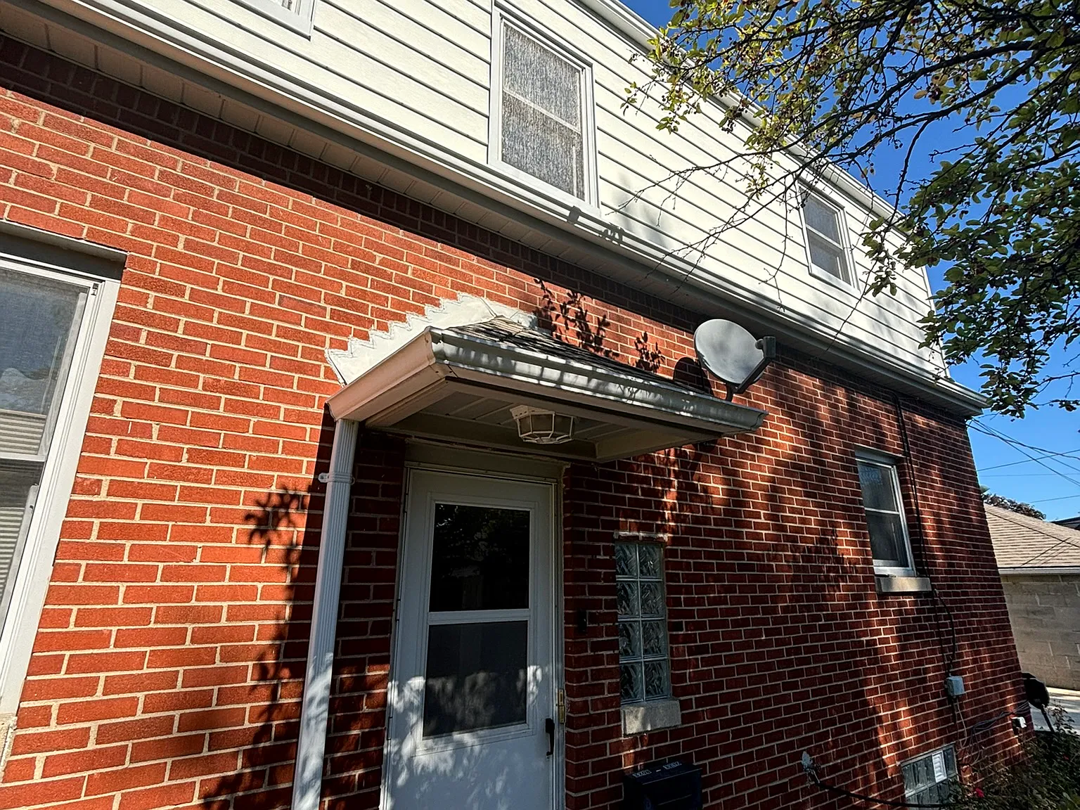 3 bed, 1090 sqft, $1,600 — Photo 2