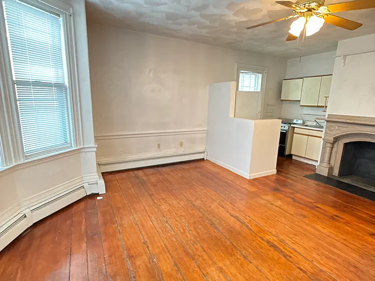 313 Essex St #104 — Photo 2