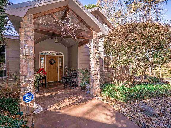 3rd image of 3047 & 3049 E Lake Dr