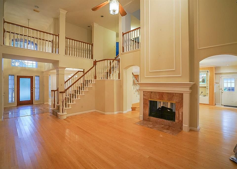 1st image of 3118 Colony Crossing Dr