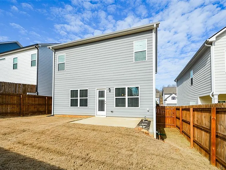 350 Cranston Dr — Photo 48