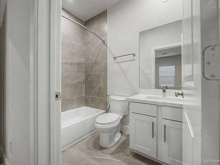 3033 Hicks St — Photo 10