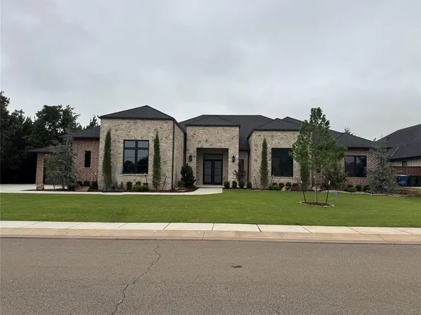 5017 Deerfield Dr, Edmond, OK 73034