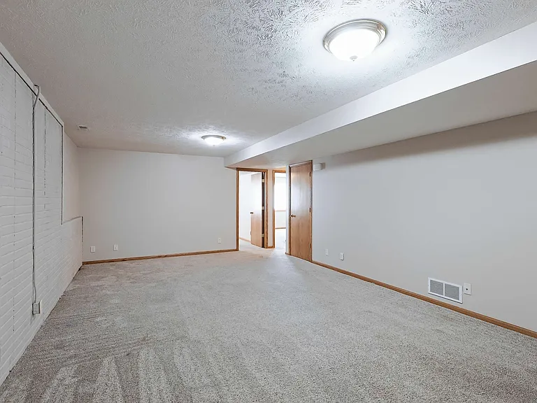 8624 Delphinium Ln — Photo 41