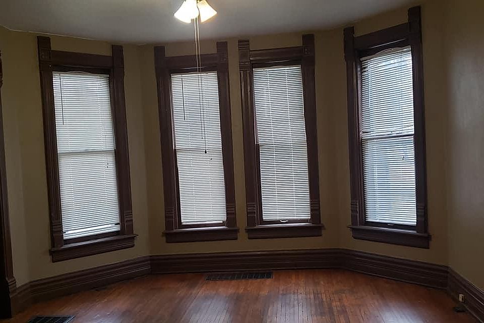 1st image of 119 S Jackson St #1