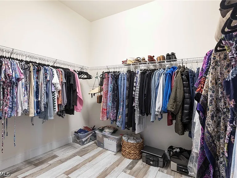 2202 Grove Dr — Photo 48