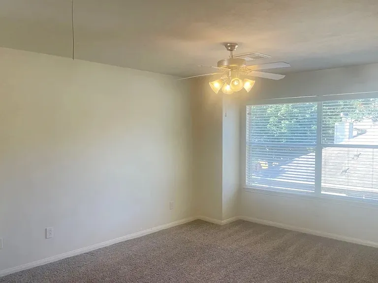 8902 Rolling Rapids Rd — Photo 10