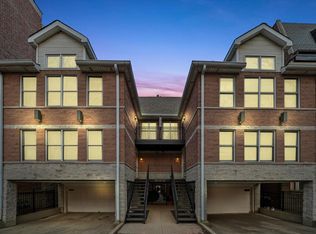2851 N Southport Ave APT B, Chicago, IL 60657