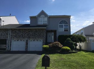 3 Warbler Rd, Marlboro, NJ 07746