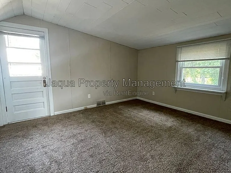 1425 Lakeway Ave — Photo 17