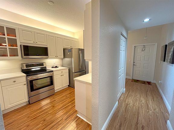 5th image of 7623 Southampton Terrace #210