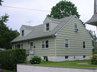 16 Howard Pkwy, New Rochelle, NY 10801