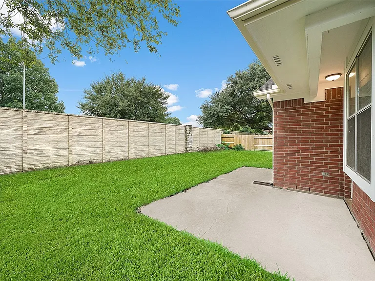 18423 Cobblestone Dr — Photo 9