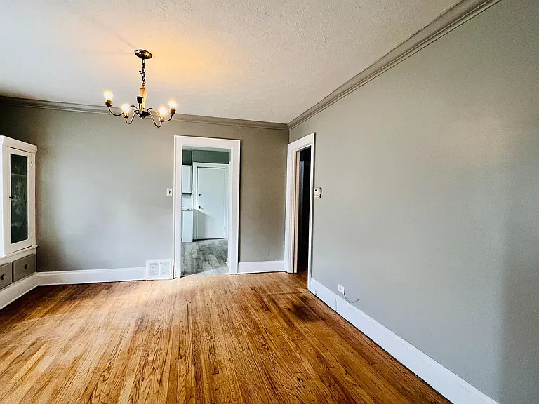 3542 W 119th St — Photo 9