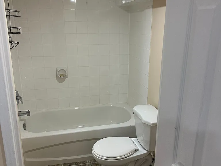 132 Lawson Rd #BASEMENT — Photo 6