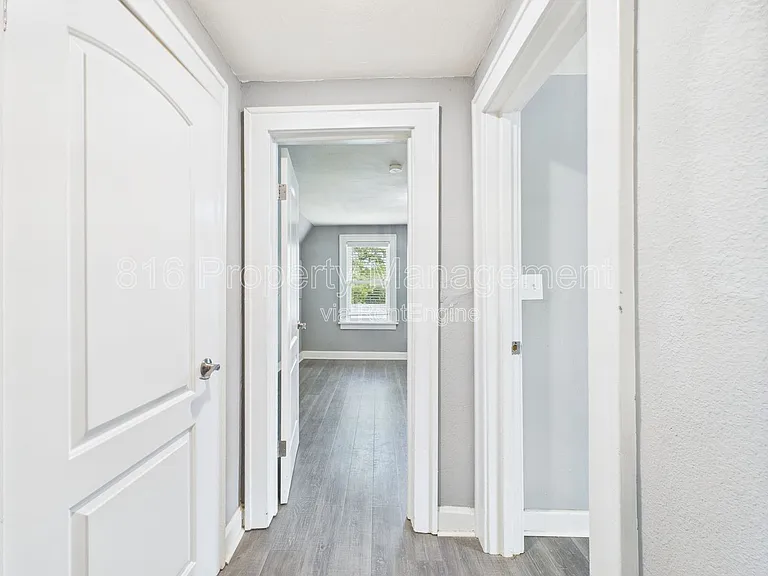 701 W Kansas St #B — Photo 7