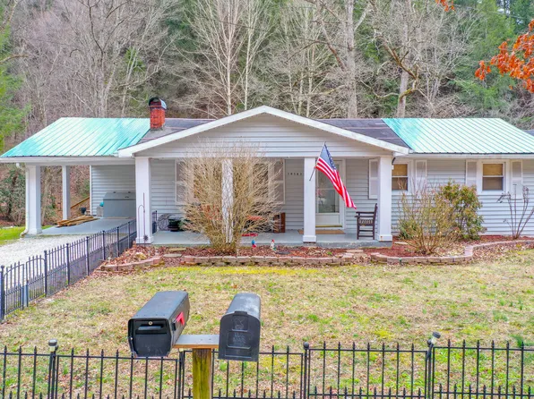 10563 Highway 490, East Bernstadt, KY 40729