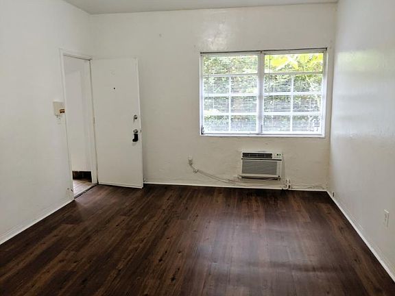 2nd image of 1234 Pennsylvania Ave APT 4