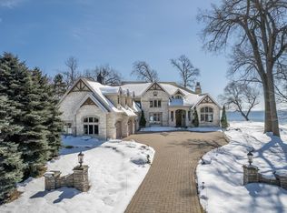 395 Lake Rd, Menasha, WI 54952