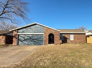 1112 W Oakridge St, Broken Arrow, OK 74012