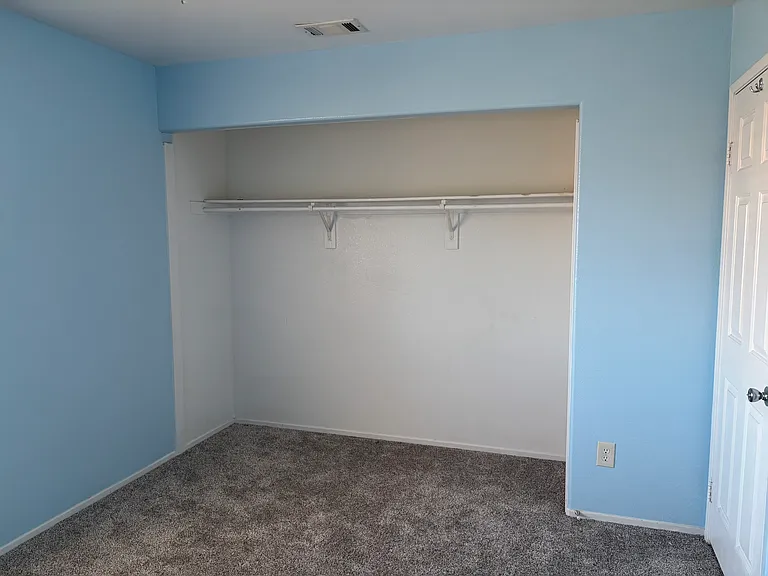 8623 Bridgeport Ave — Photo 12