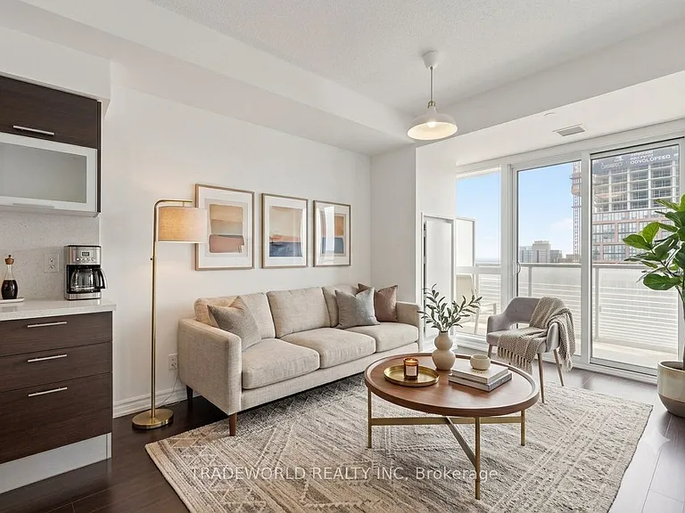 386 Yonge St #3709 — Photo 5