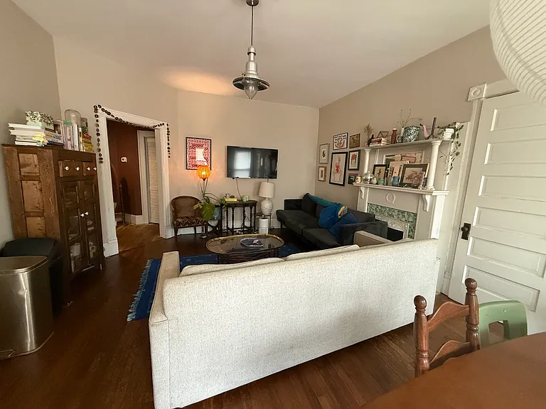 604 Boulevard SE #C — Photo 4