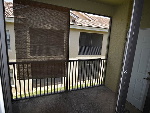 5th image of 130 Calle El Jardin 202