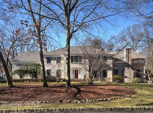 2 Butternut Rd, Allendale, NJ 07401