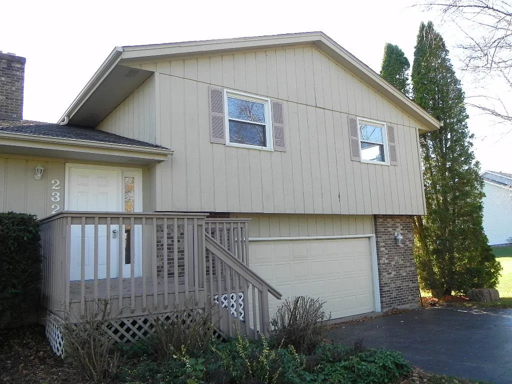 2323 Lake Summerset Rd photo 1