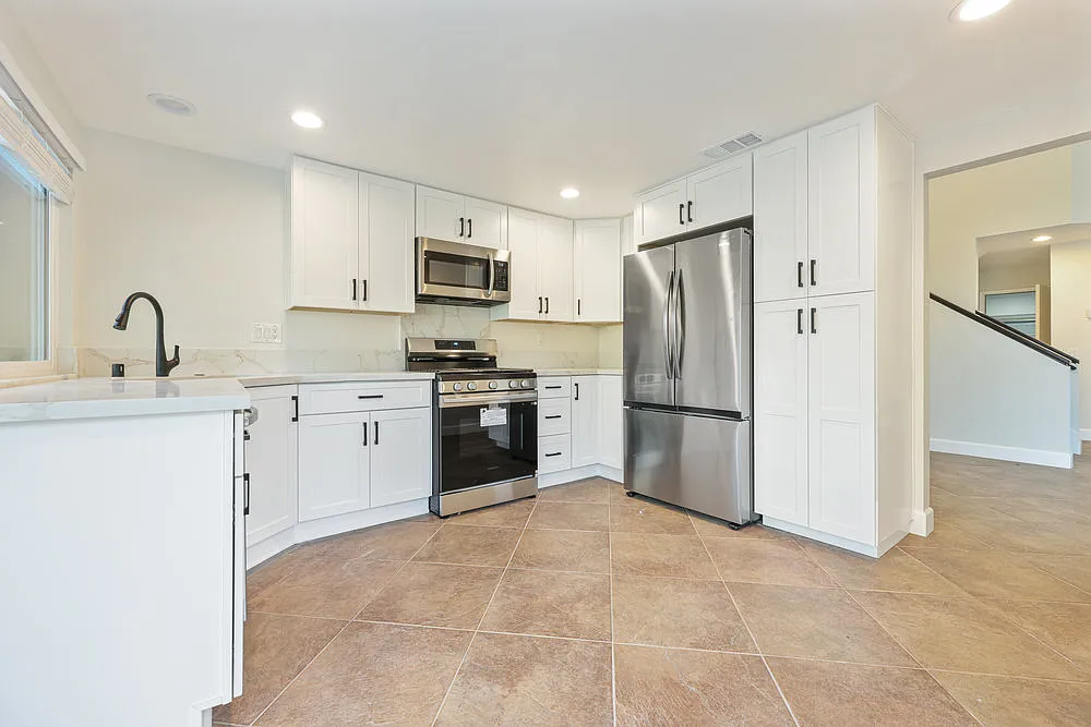 3 bed, 1439 sqft, $4,499 — Photo 4