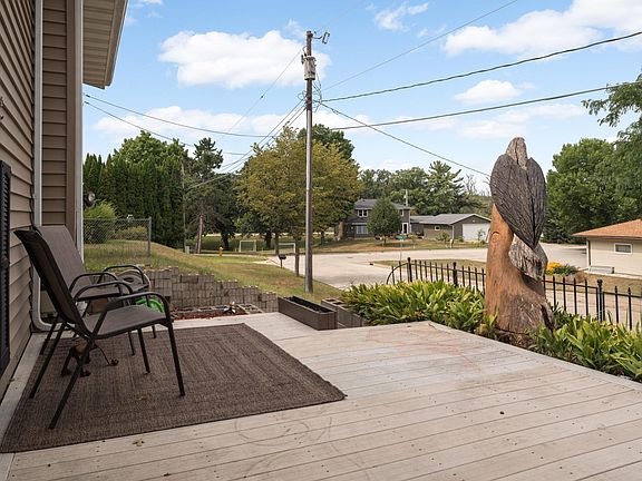 4th image of 3453 Forrest Ln