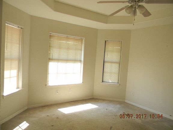 3rd image of 1001 El Campo Dr