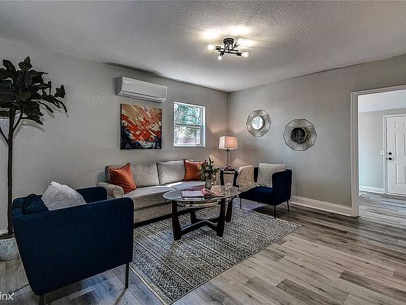 5th image of 821 E McEwen Ave