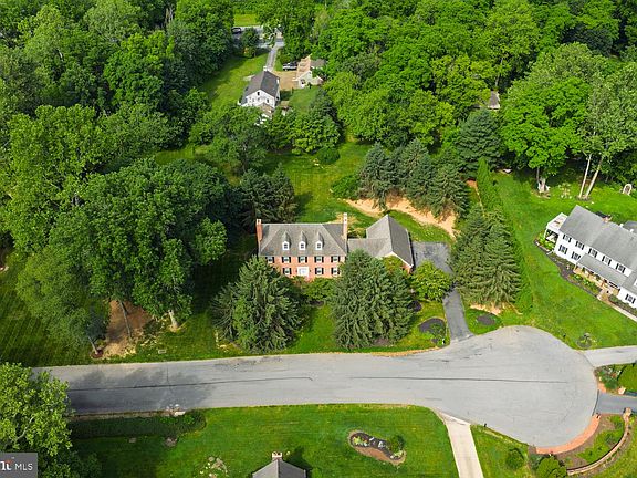 2nd image of 6 Creekwood Dr
