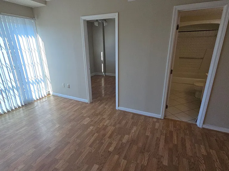 2009 Greene St #513 — Photo 16
