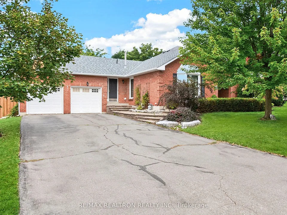 20 Arthur Hall Dr
