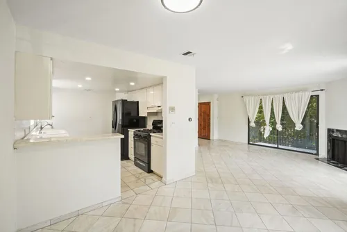 13203 Vanowen St #7 Photo 1