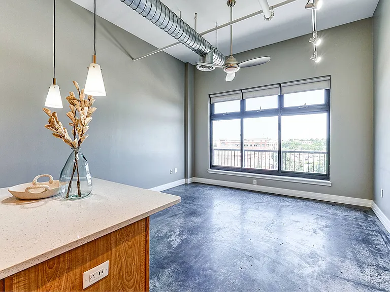 Zona Rosa Apartments — Photo 15