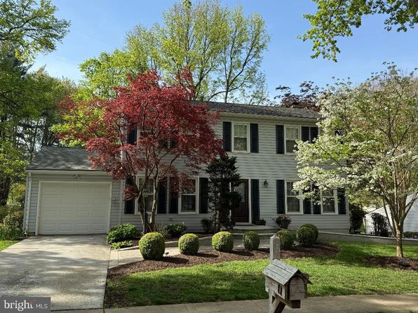 11 Gerard Ct, Rockville, MD 20850
