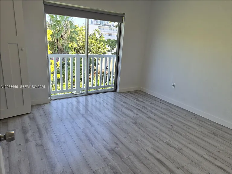 344 Meridian Ave #4B — Photo 15