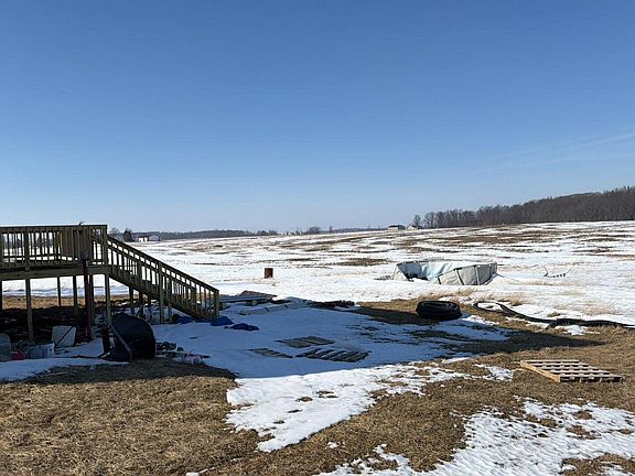 4th image of 948 Young Rd