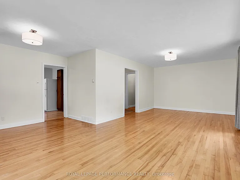 2243 Hillary Ave — Photo 7