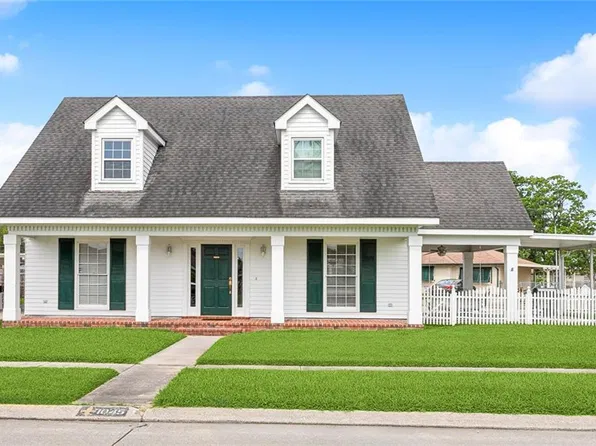 1045 Maplewood Dr, Harvey, LA 70058