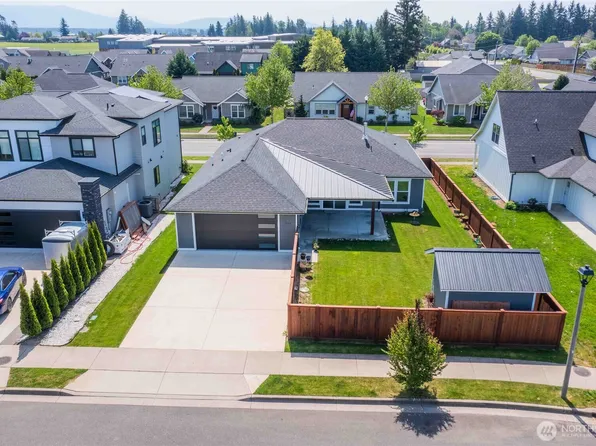 1725 Aaron Drive, Lynden, WA 98264