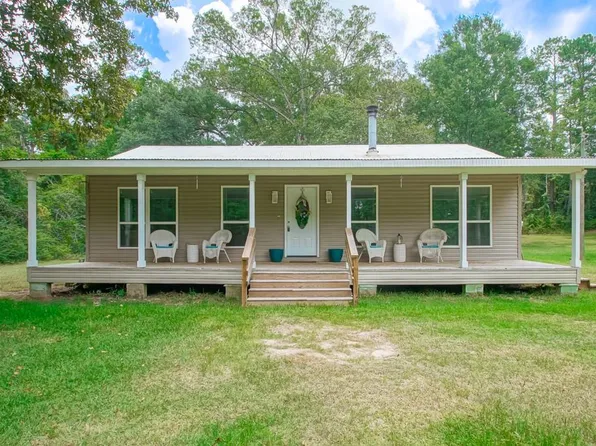 54 Park Ln, Folsom, LA 70437