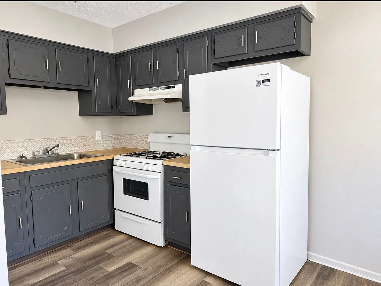 Ranch Style Duplex — Photo 3