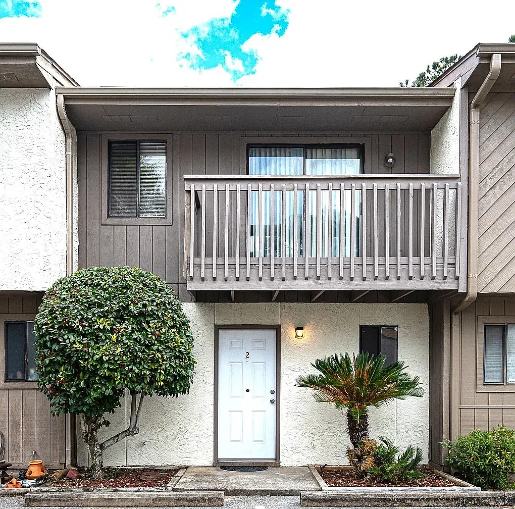 2 bed, 1188 sqft, $1,900 — Photo 1