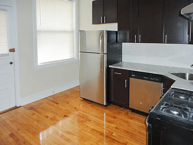 3639 1/2 N Paulina St #2 — Photo 8